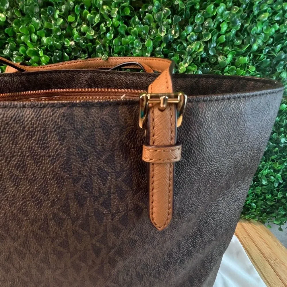 Michael Kors Jet Set Medium Pocket Tote Bag in Brown & Dust Cover Designer Tote